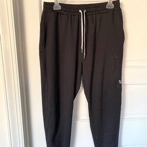 Vuori Sunday Performance Joggers in size M Medium